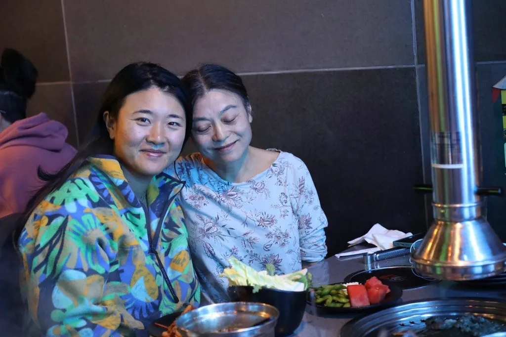 牛婧和妈妈鲍凌